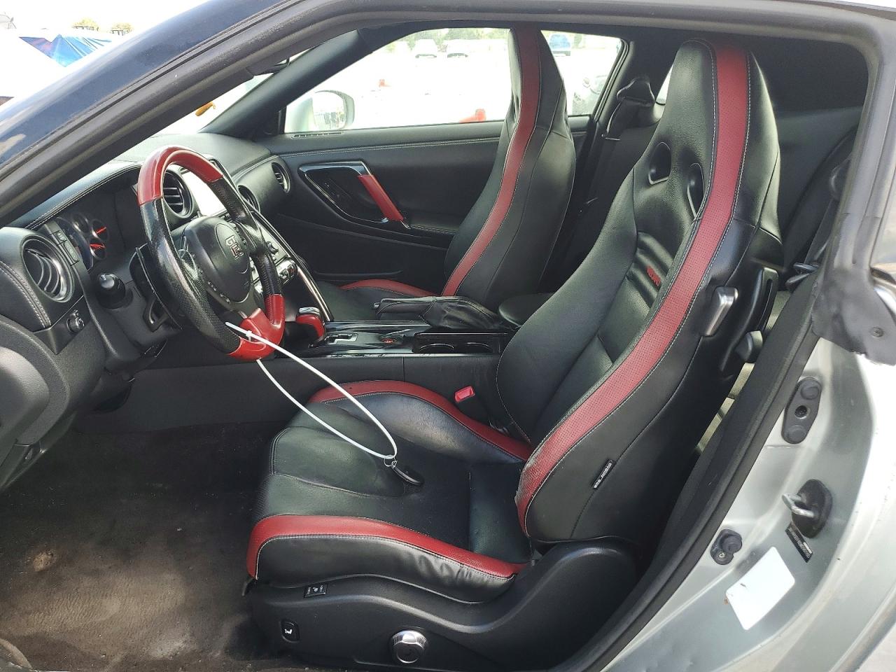 2016 NISSAN GTR