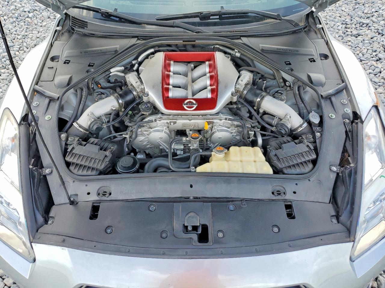 2016 NISSAN GTR