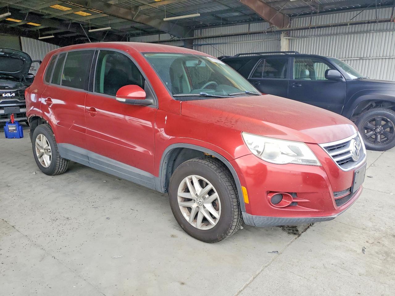 2011 VOLKSWAGEN TIGUAN
