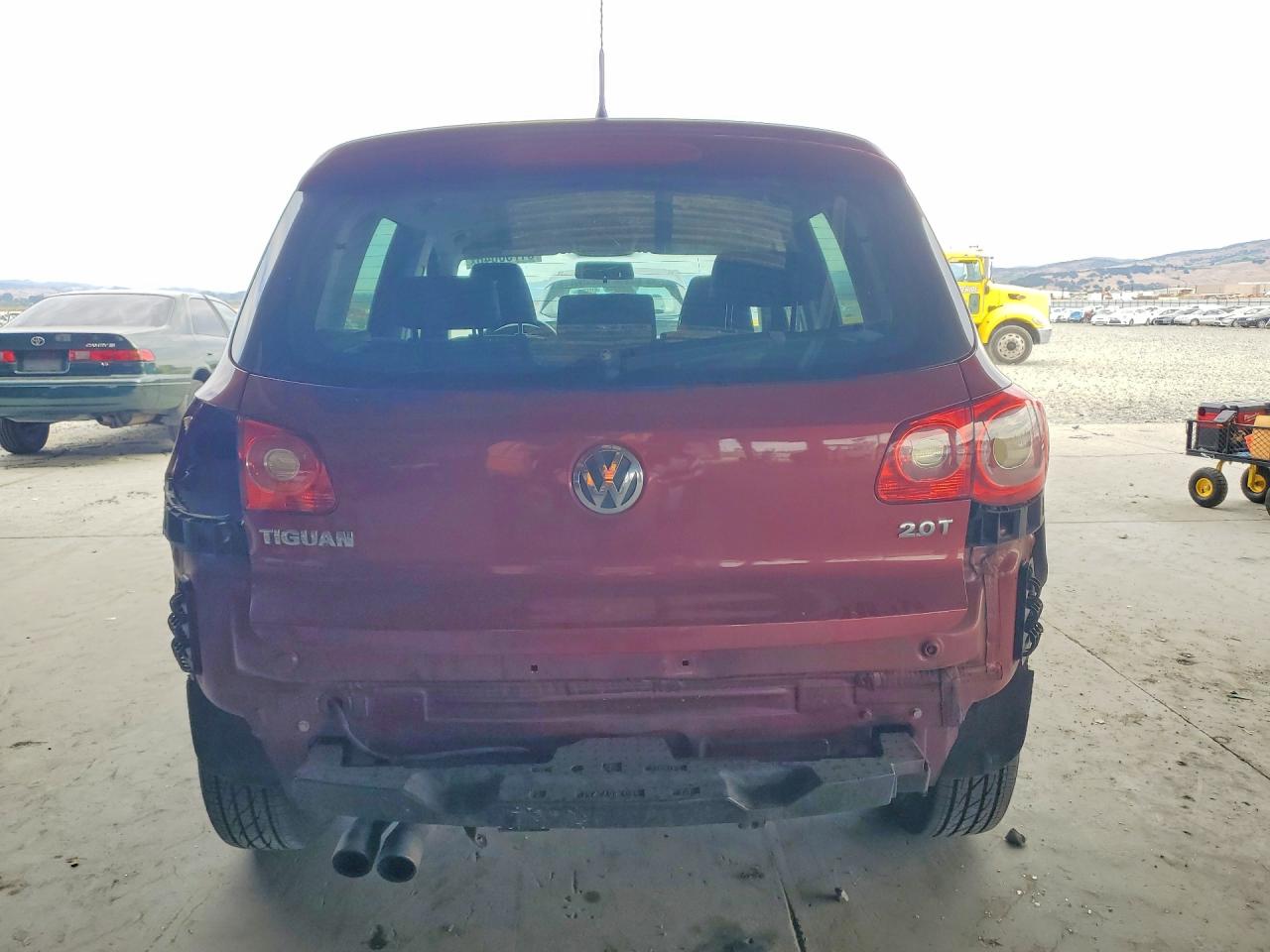2011 VOLKSWAGEN TIGUAN