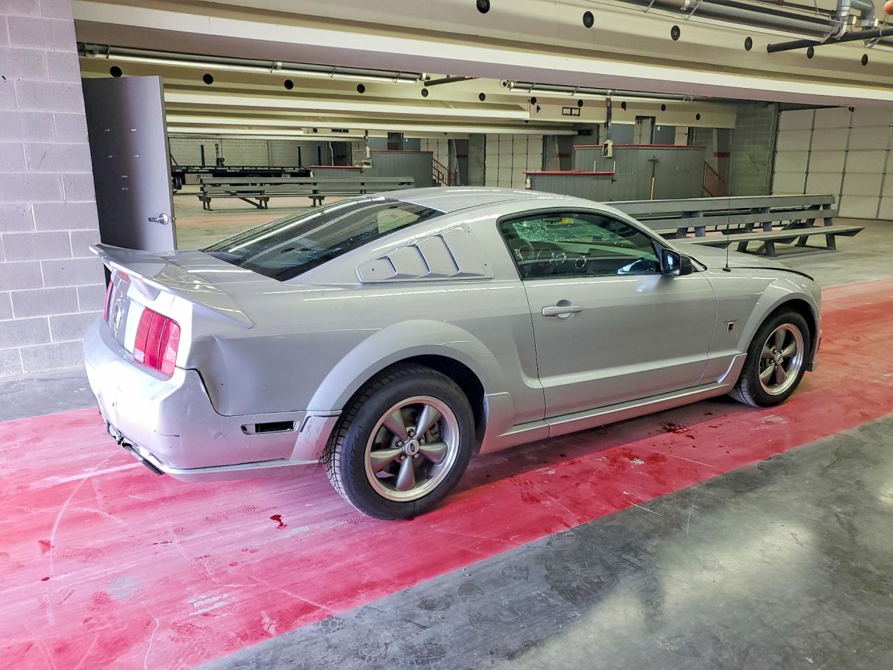 2005 FORD MUSTANG