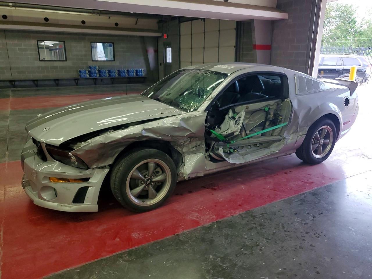 2005 FORD MUSTANG