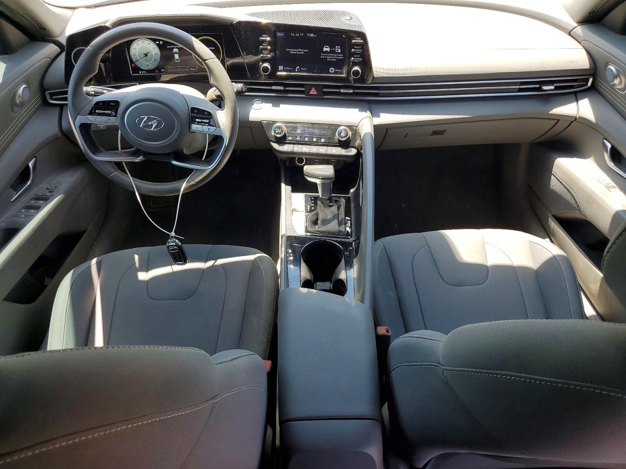 2022 HYUNDAI ELANTRA