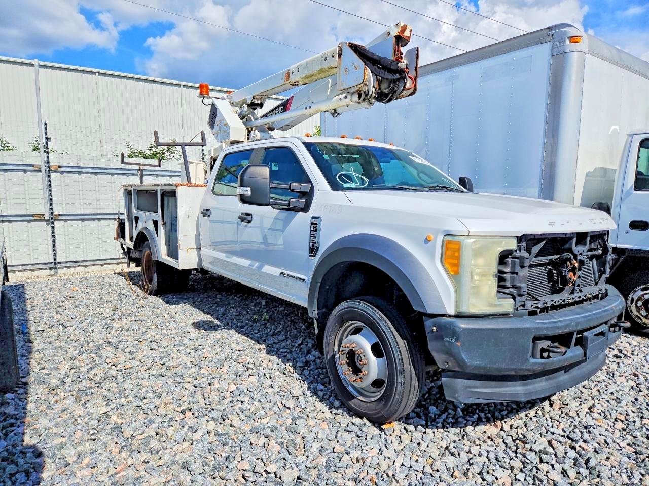 2017 FORD F550