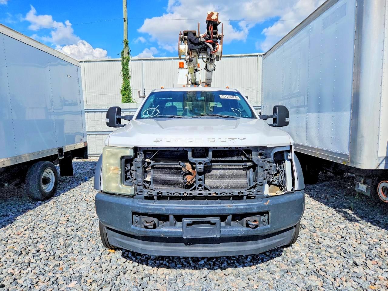 2017 FORD F550