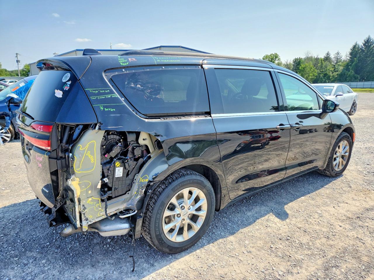 2022 CHRYSLER PACIFICA