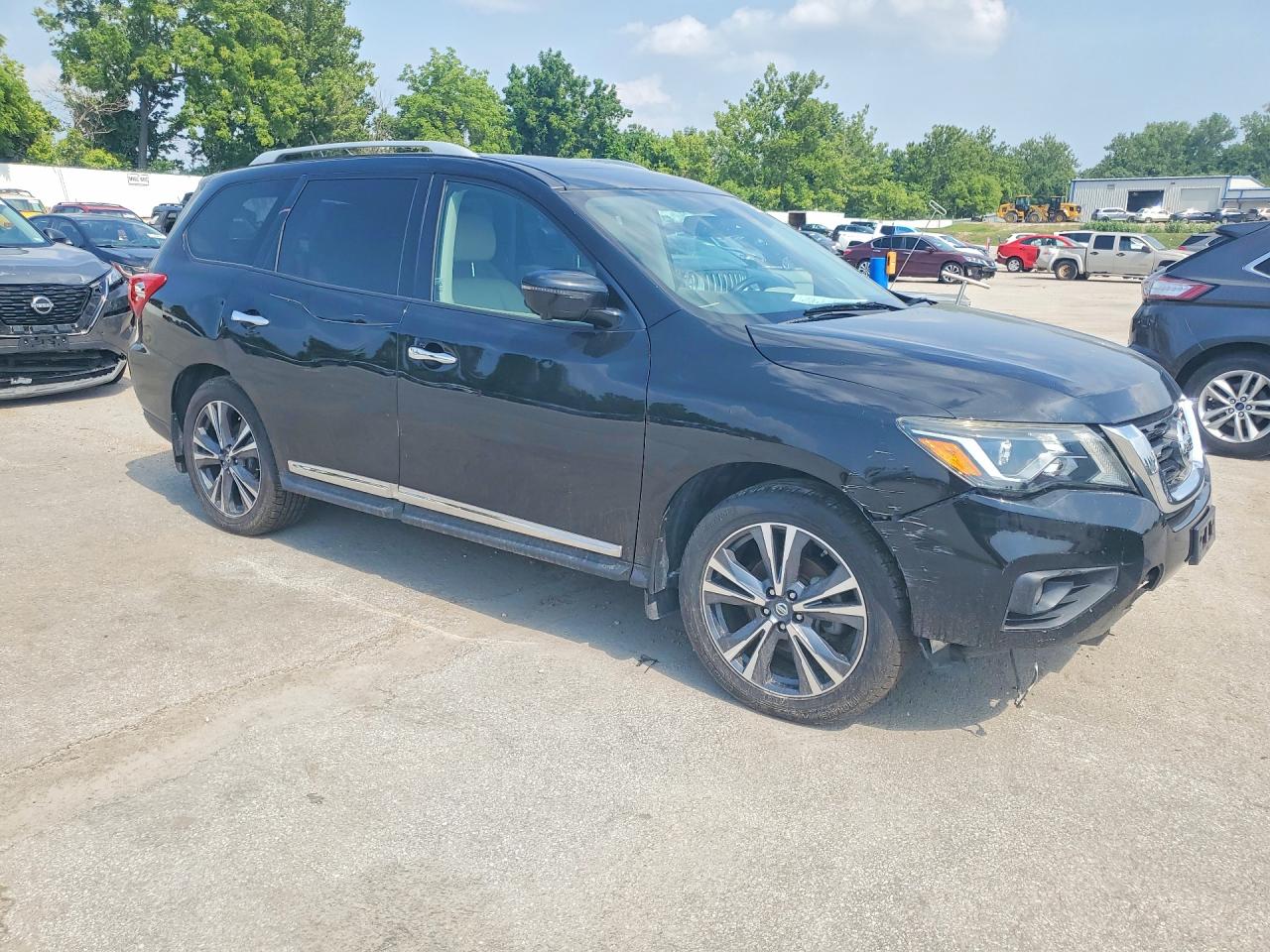 2017 NISSAN PATHFINDER