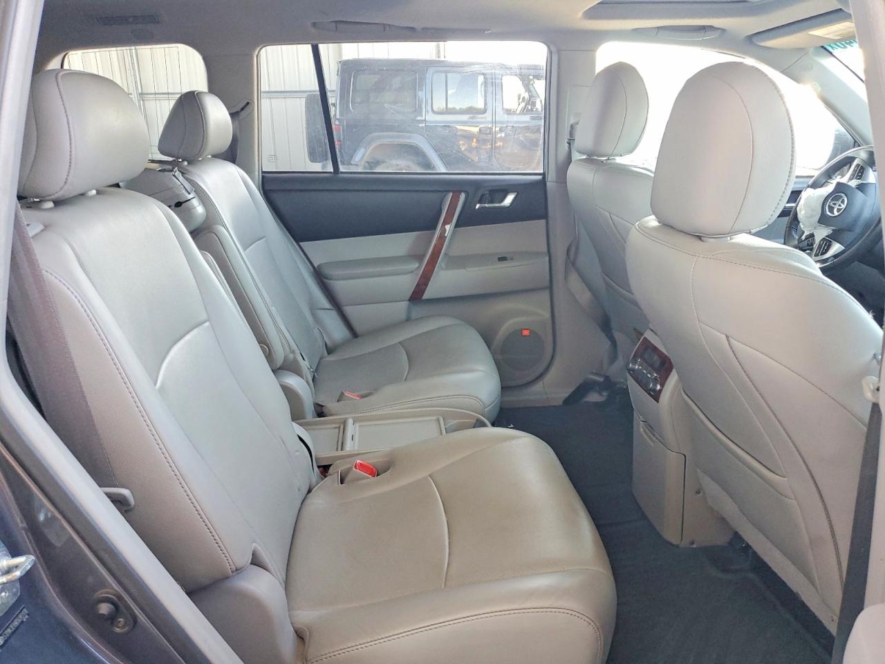 2013 TOYOTA HIGHLANDER