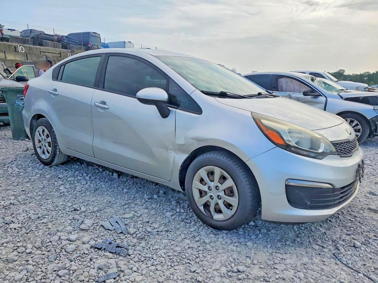 2016 KIA RIO