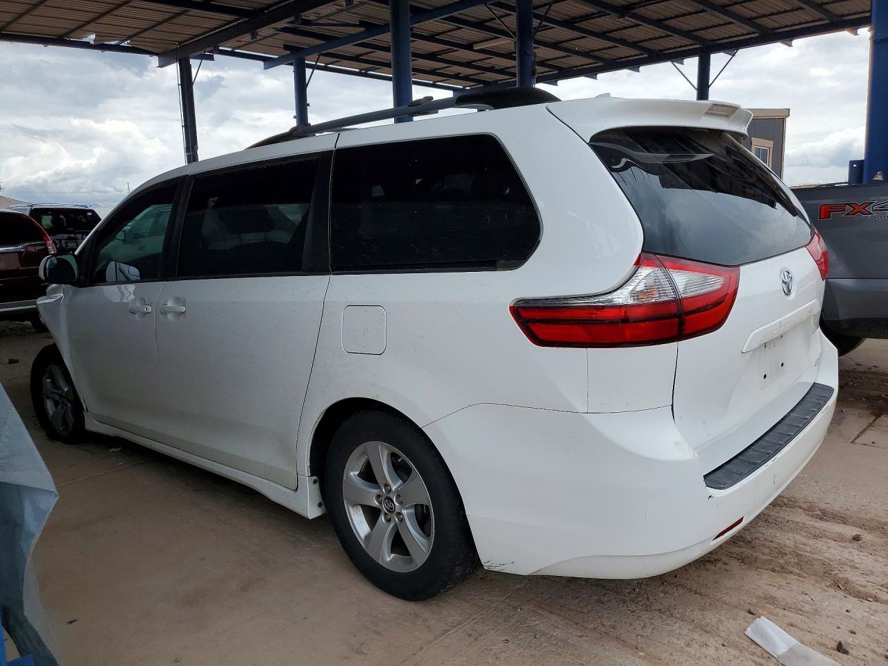2018 TOYOTA SIENNA