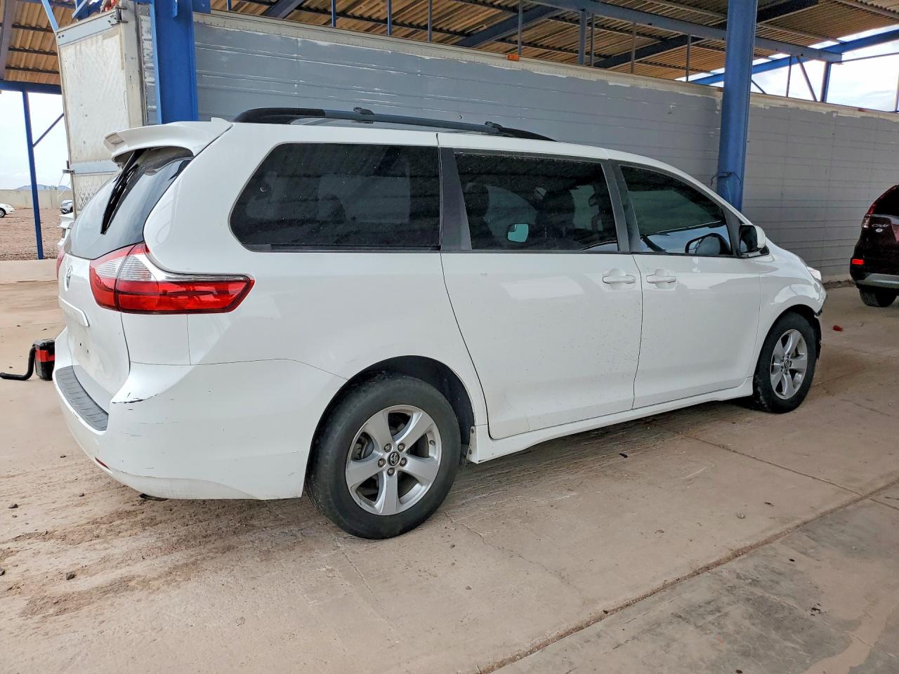 2018 TOYOTA SIENNA