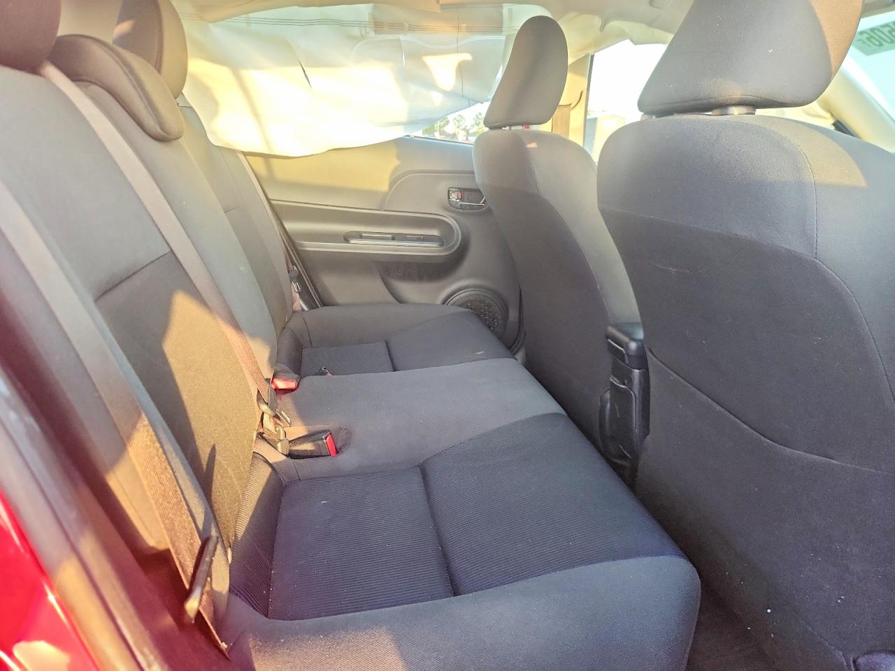2016 TOYOTA PRIUS