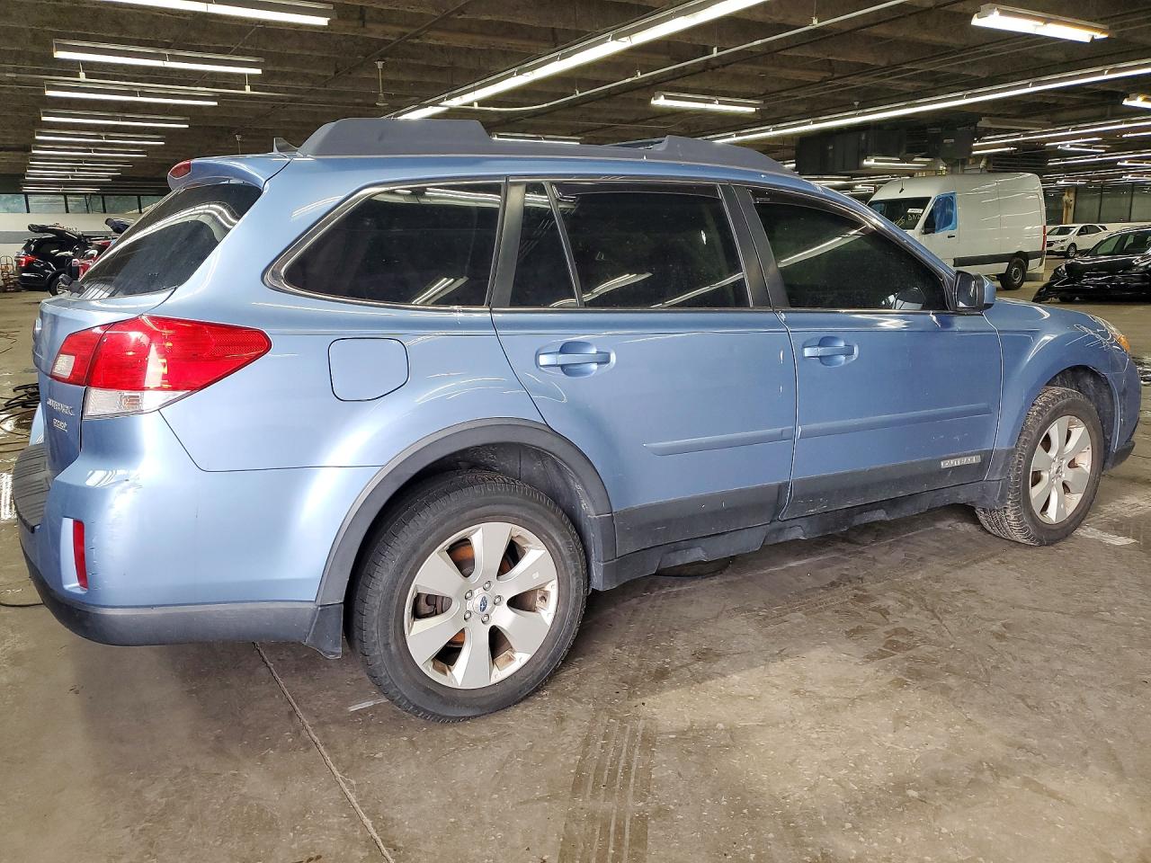 2012 SUBARU OUTBACK