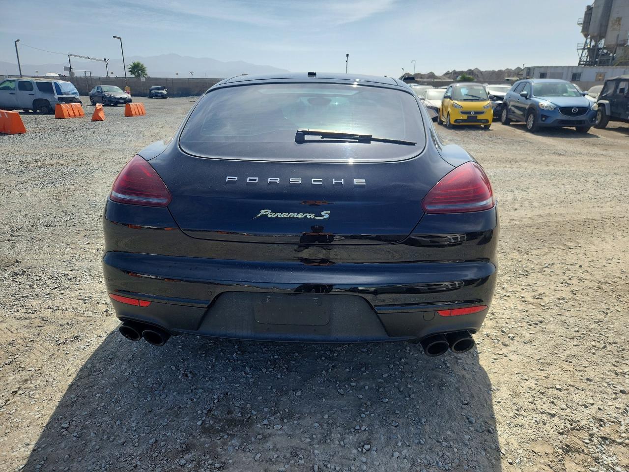 2015 PORSCHE PANAMERA