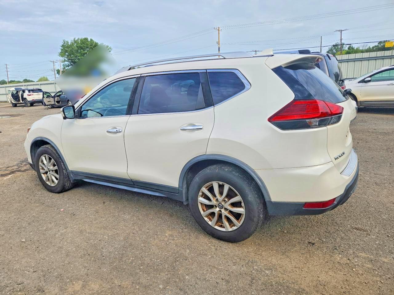 2017 NISSAN ROGUE