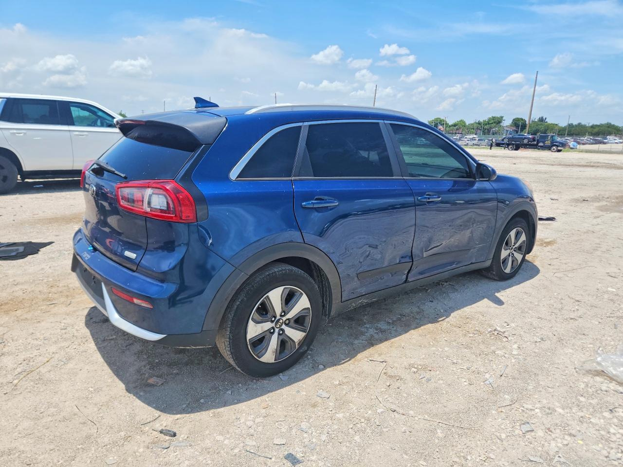 2017 KIA NIRO