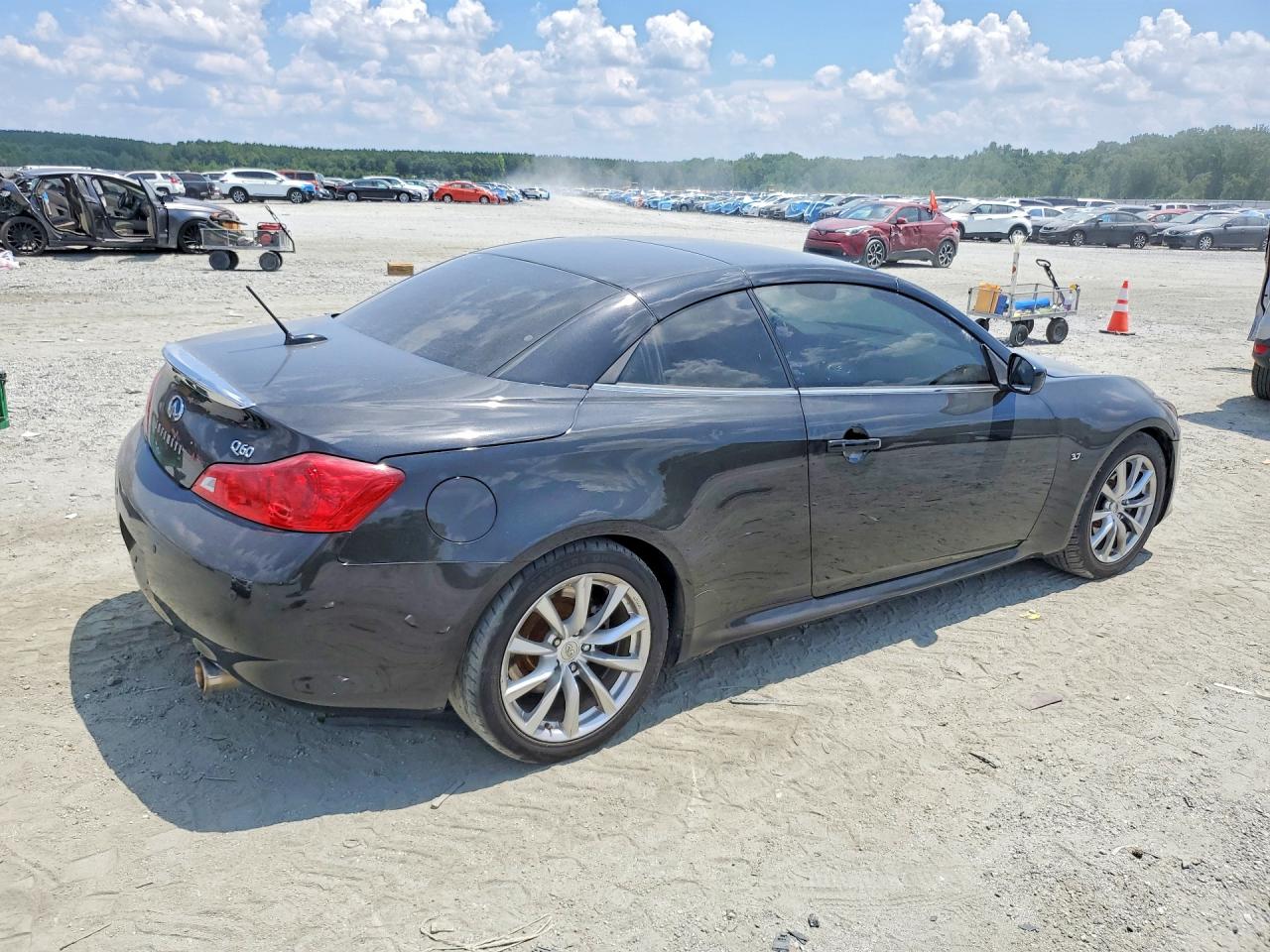 2015 INFINITI Q60 CONVER