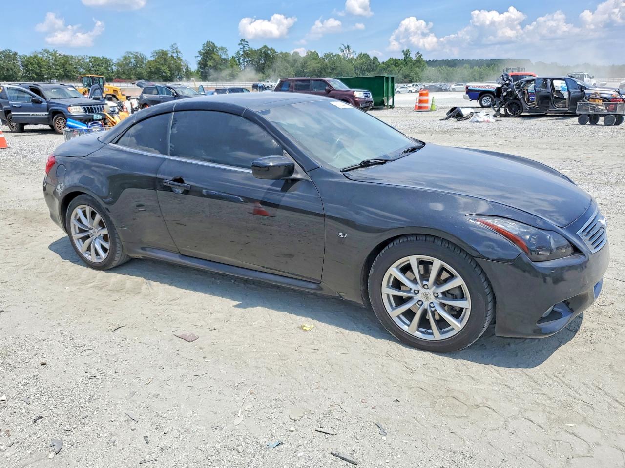 2015 INFINITI Q60 CONVER