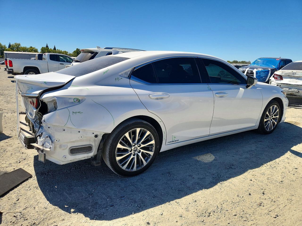 2019 LEXUS ES300