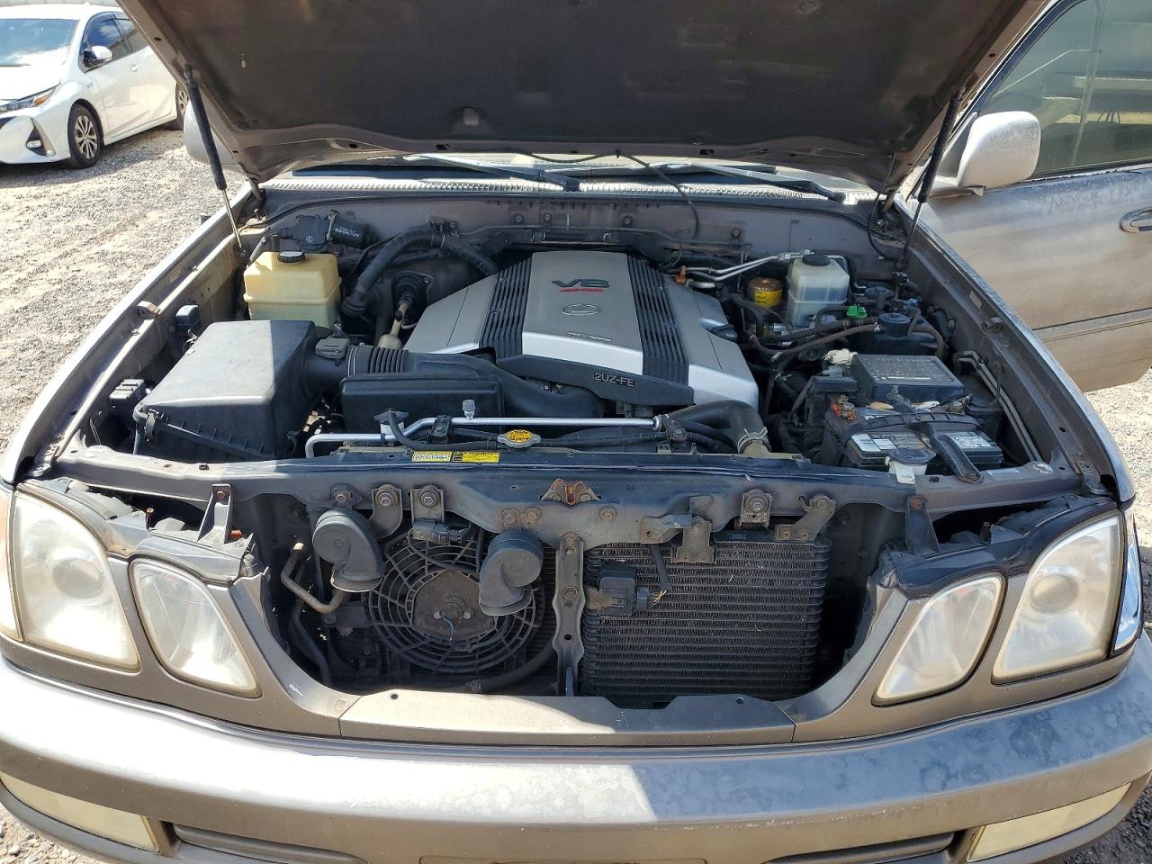 2000 LEXUS LX470