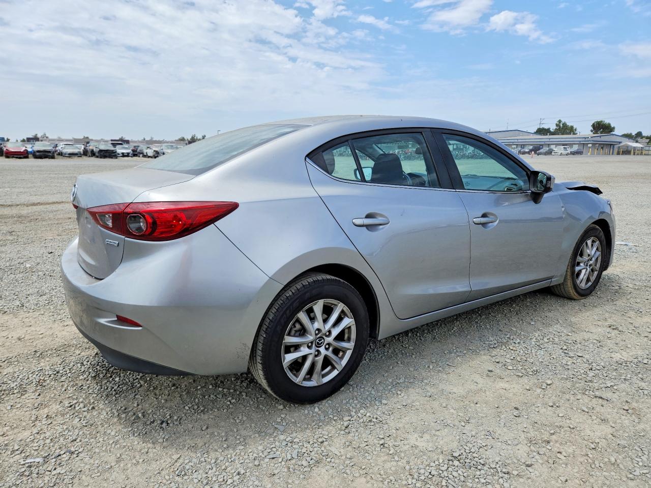 2016 MAZDA 3