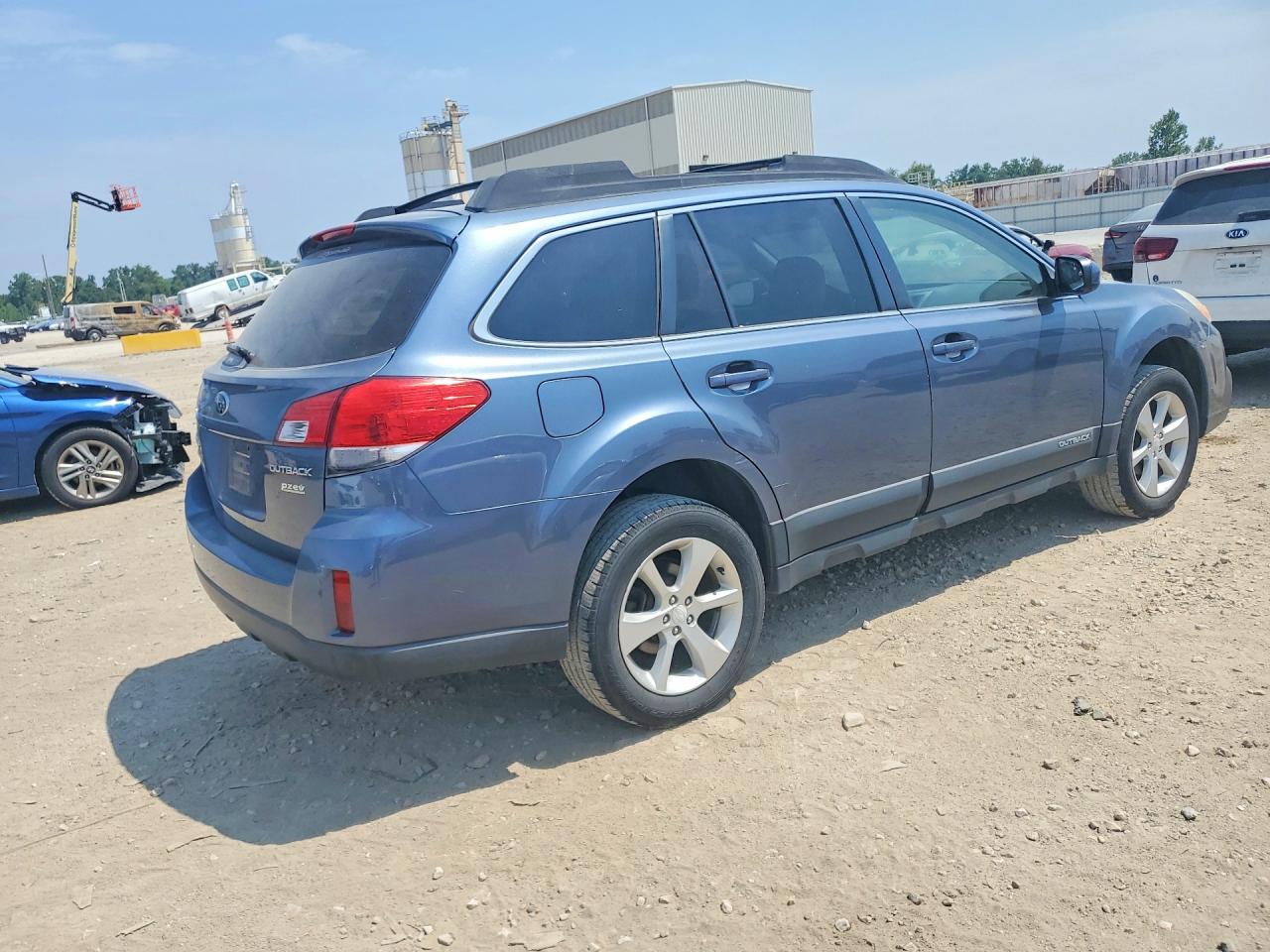 2013 SUBARU OUTBACK