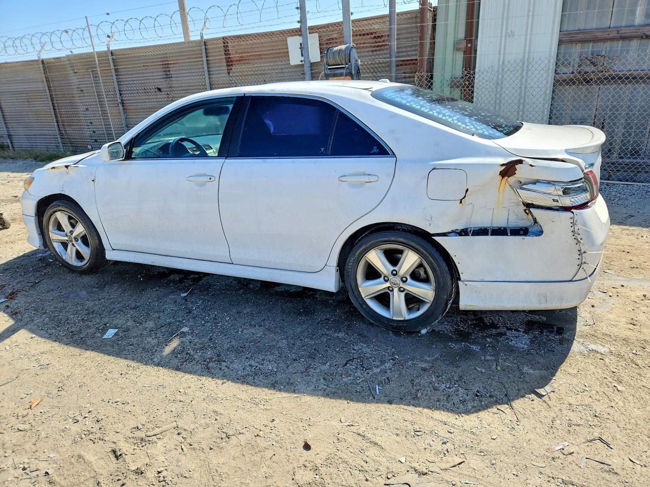 2011 TOYOTA CAMRY