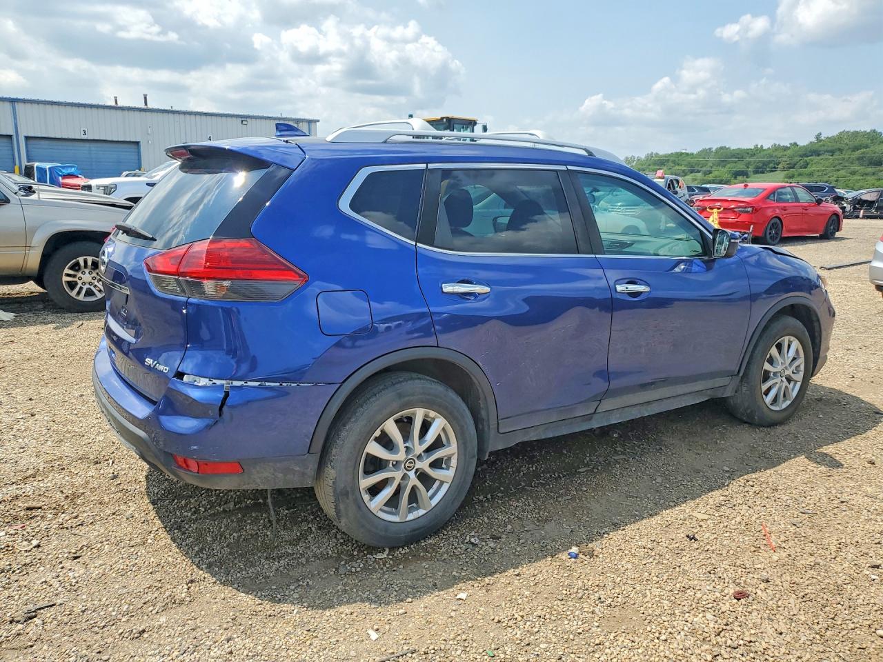 2017 NISSAN ROGUE