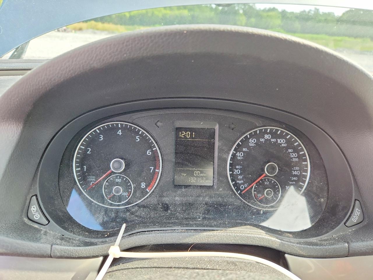 2015 VOLKSWAGEN PASSAT