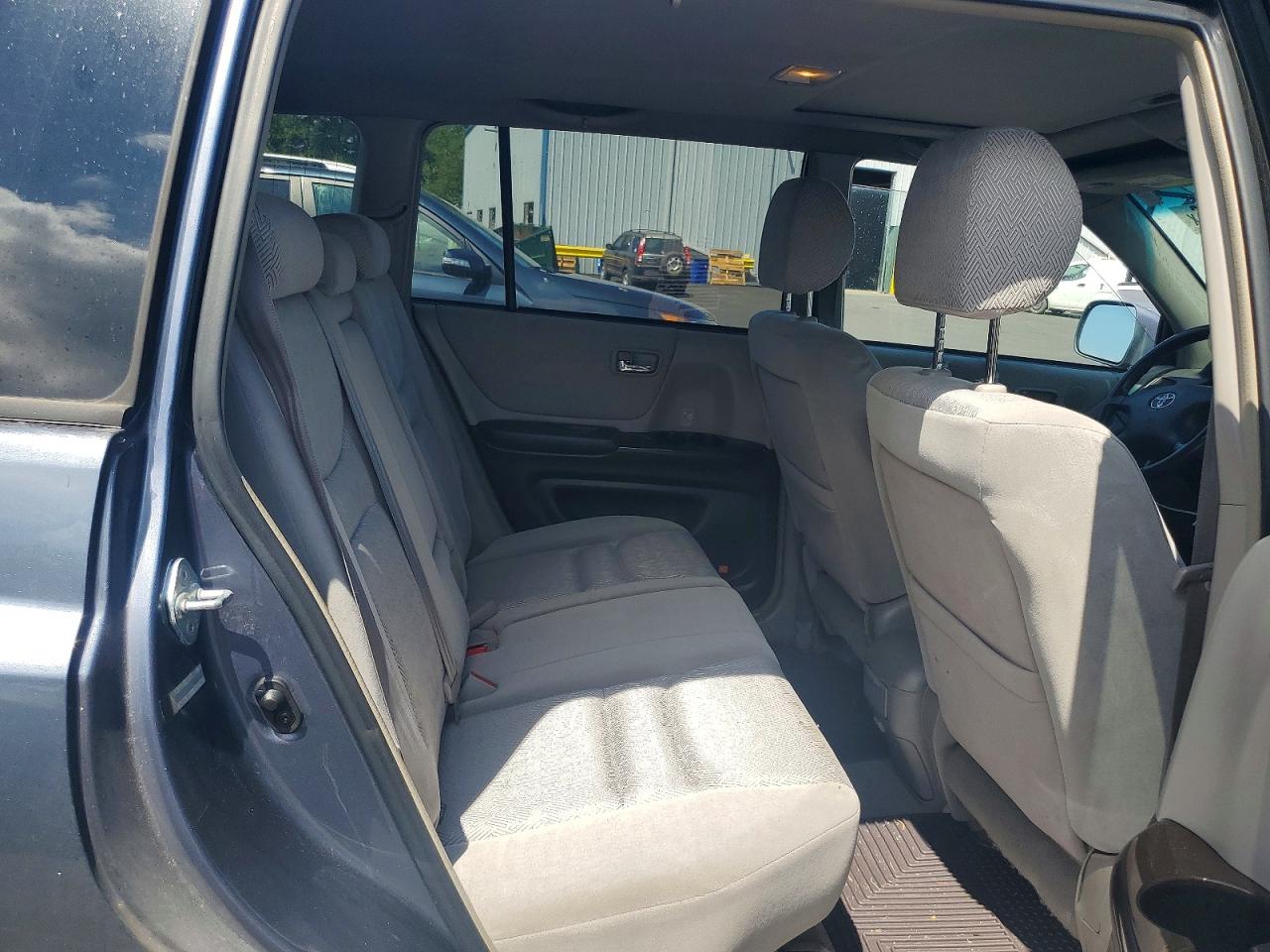 2002 TOYOTA HIGHLANDER