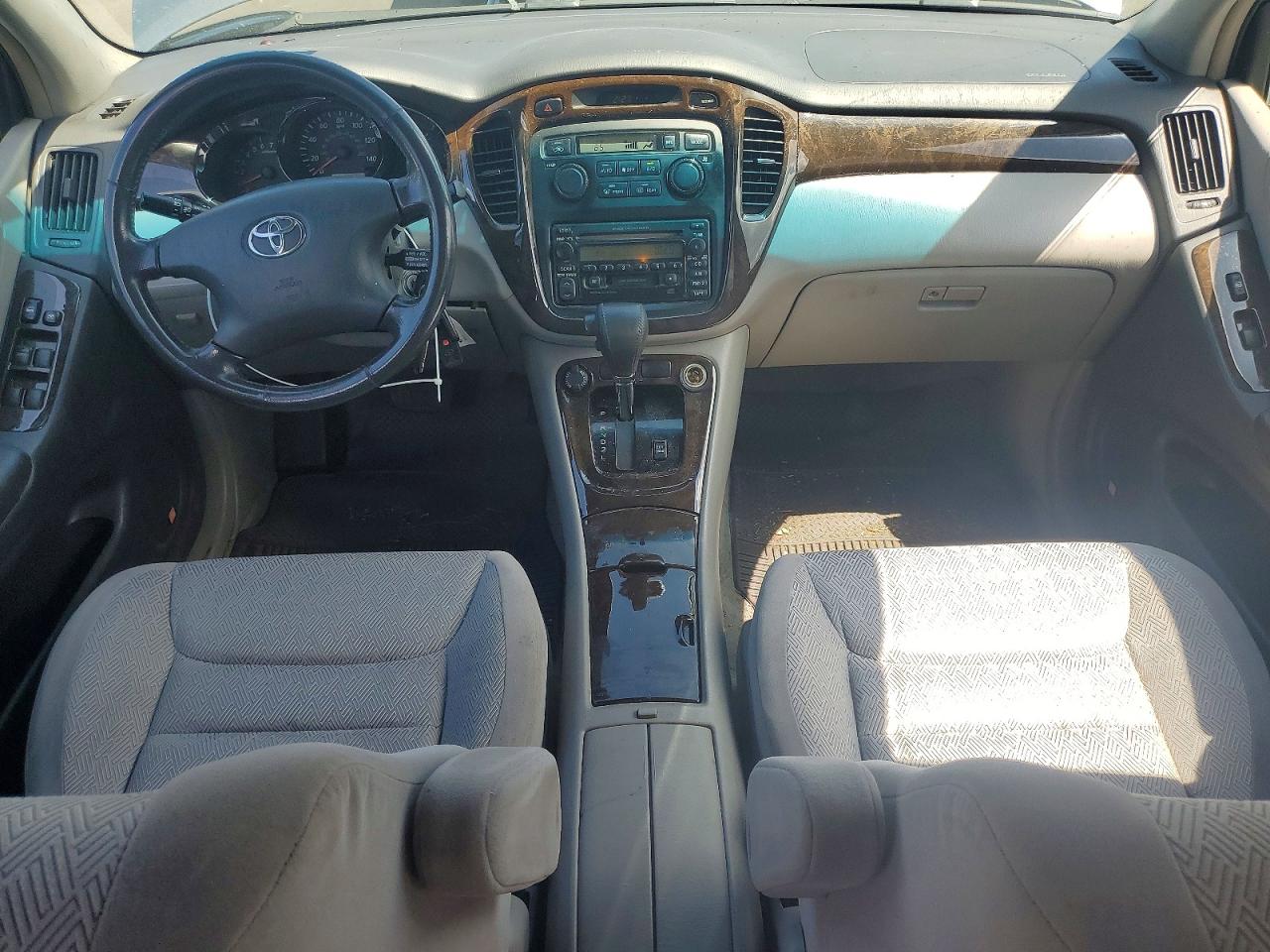 2002 TOYOTA HIGHLANDER