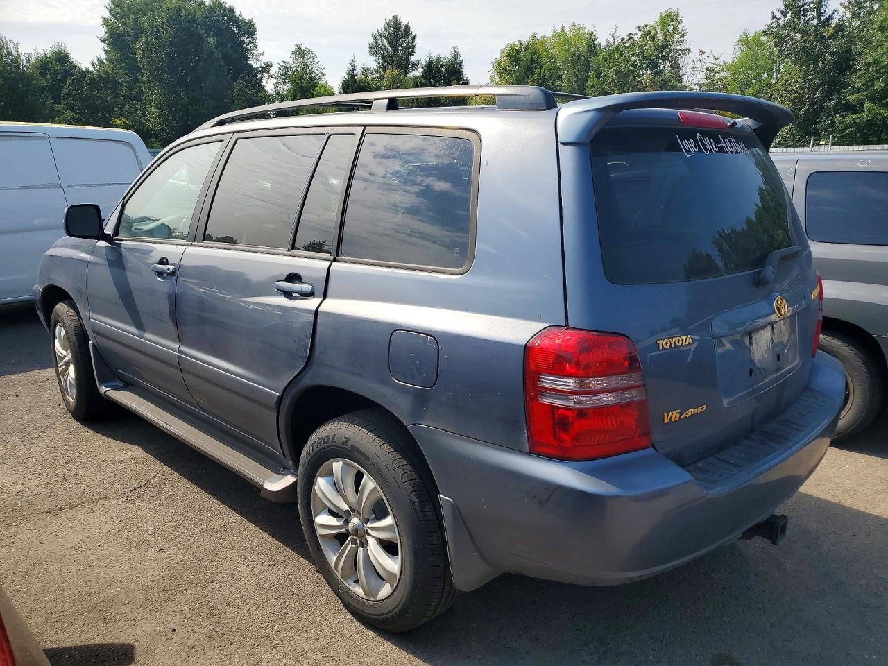 2002 TOYOTA HIGHLANDER