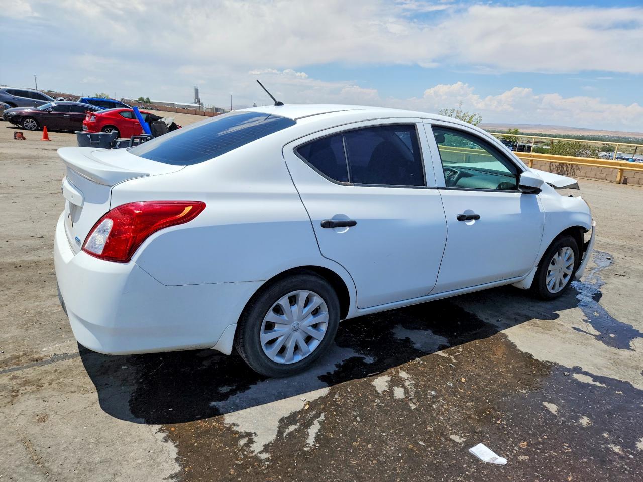 2016 NISSAN VERSA