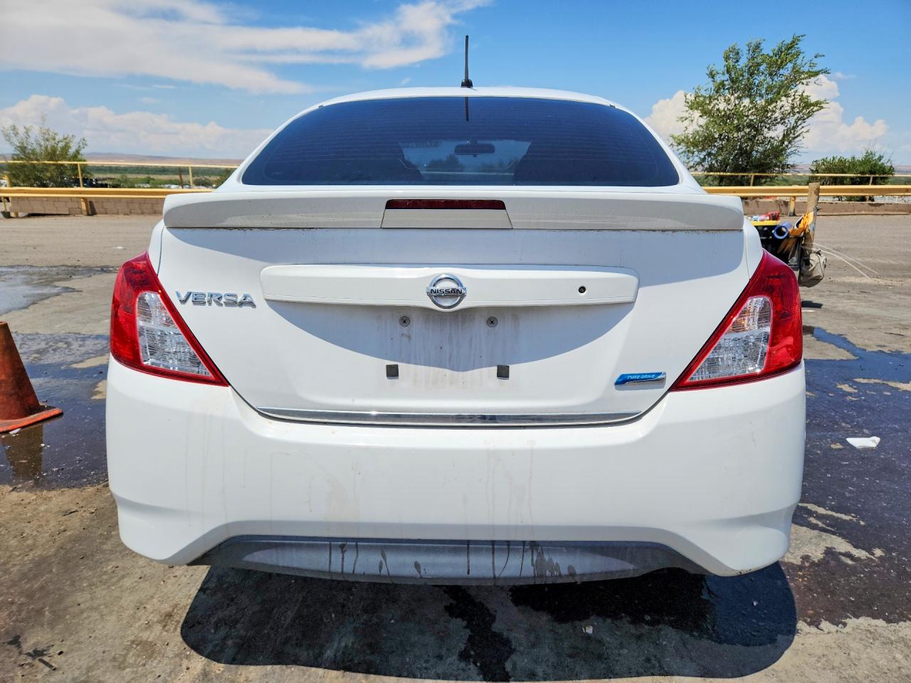 2016 NISSAN VERSA