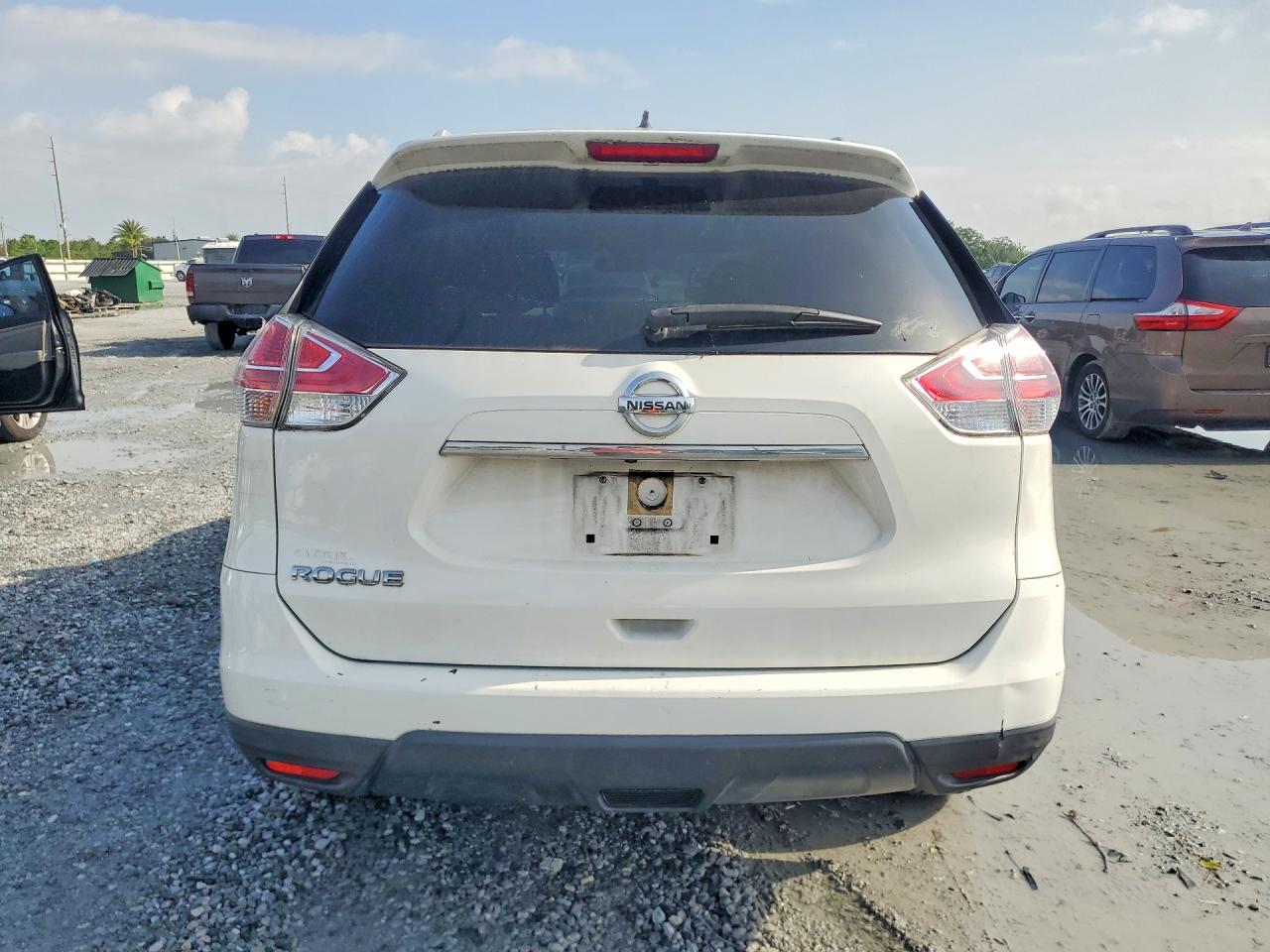 2016 NISSAN ROGUE