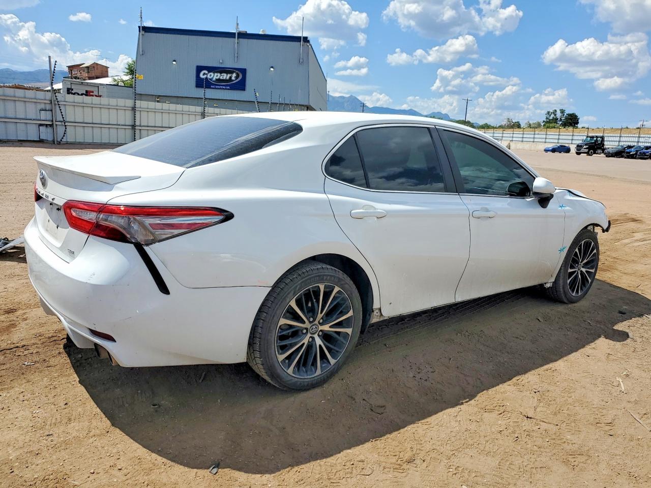 2018 TOYOTA CAMRY