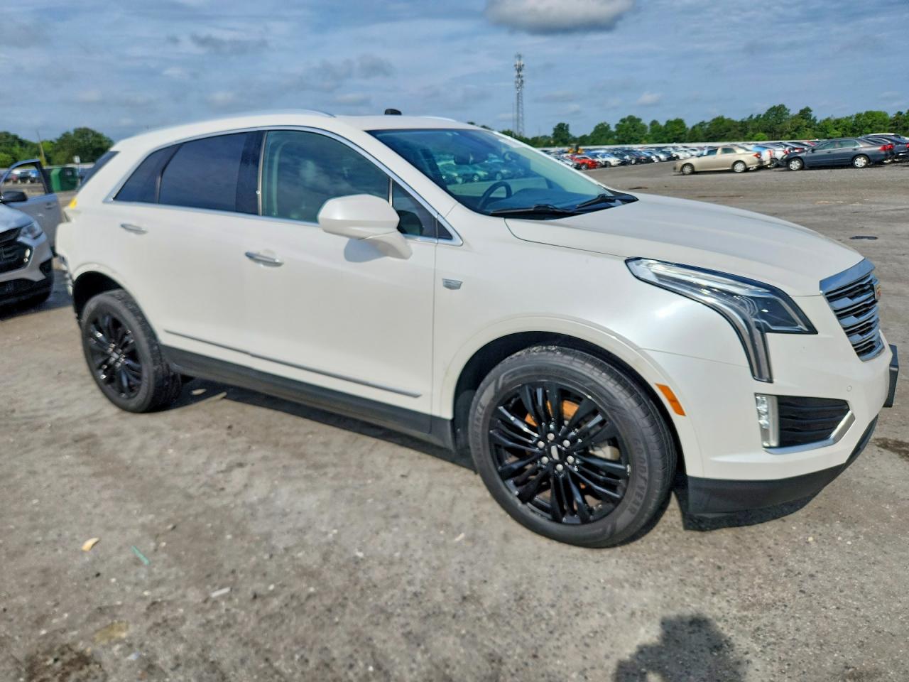 2017 CADILLAC XT5