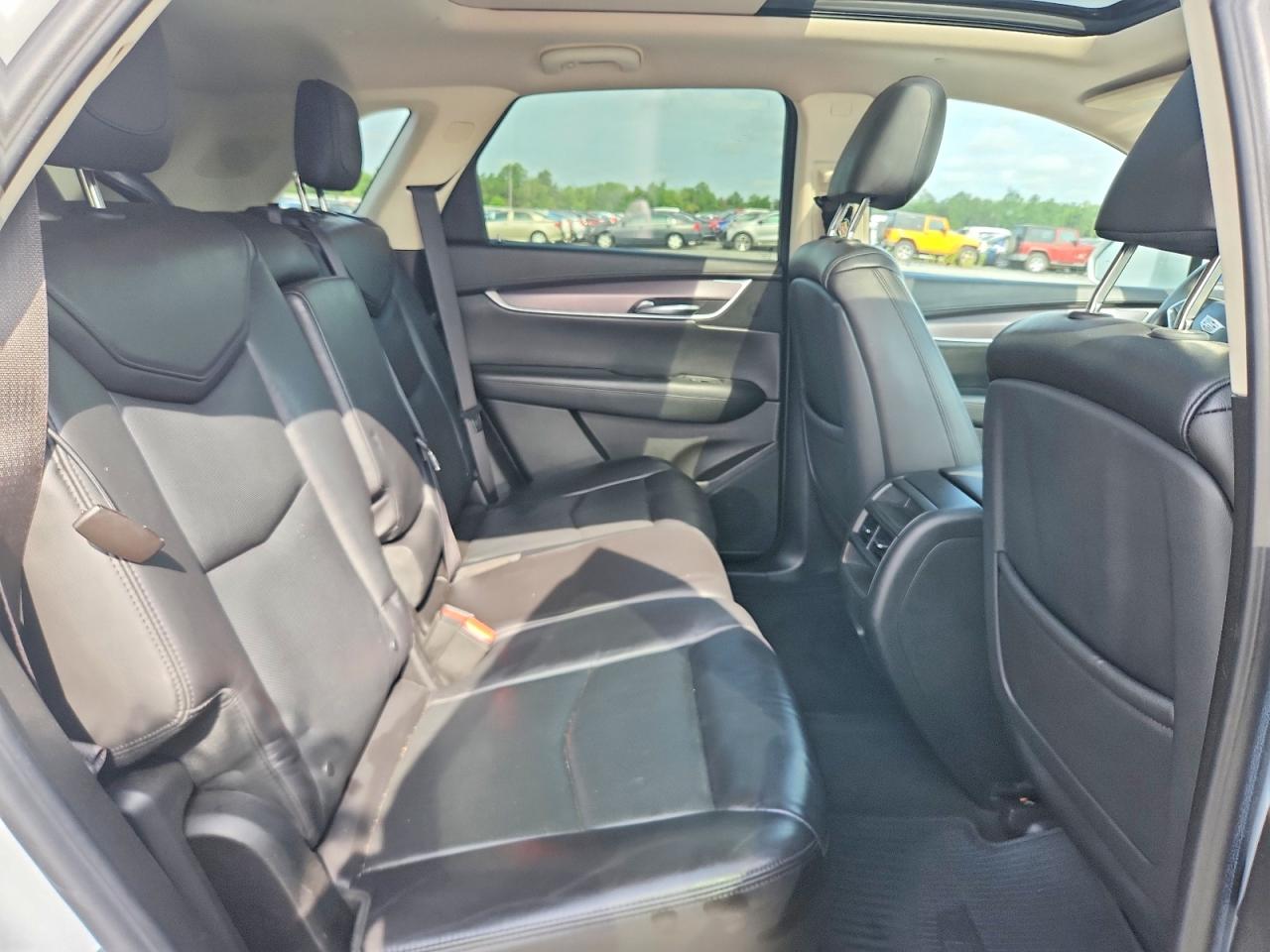 2017 CADILLAC XT5