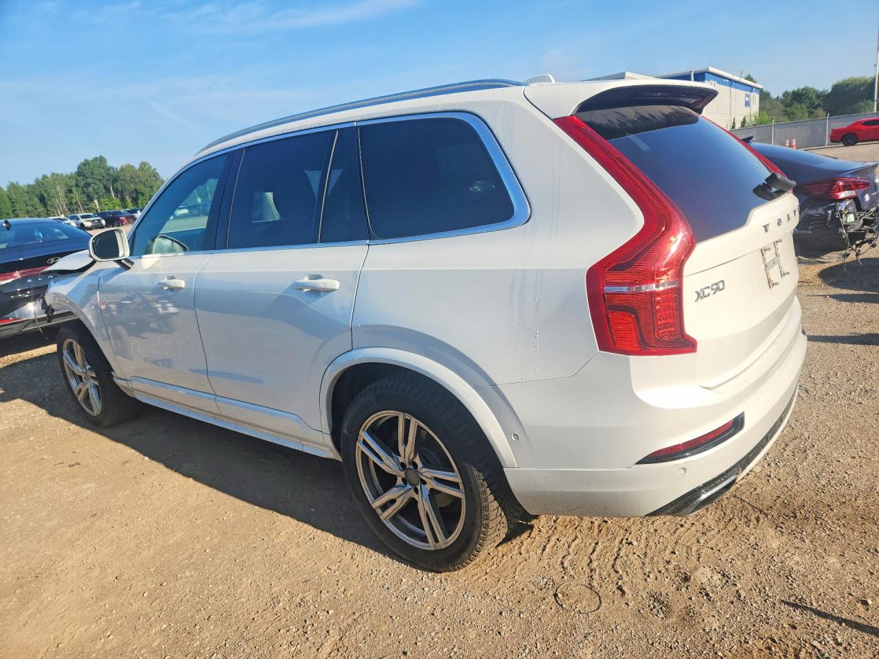 2019 VOLVO XC90