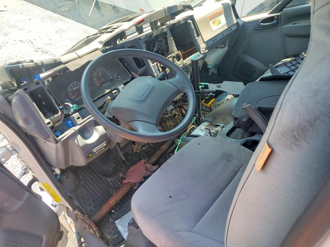 2020 ISUZU NPR