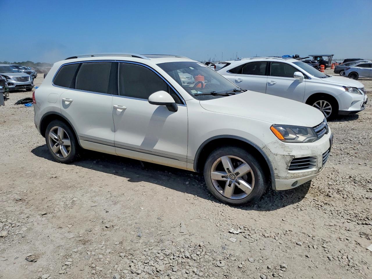 2012 VOLKSWAGEN TOUAREG
