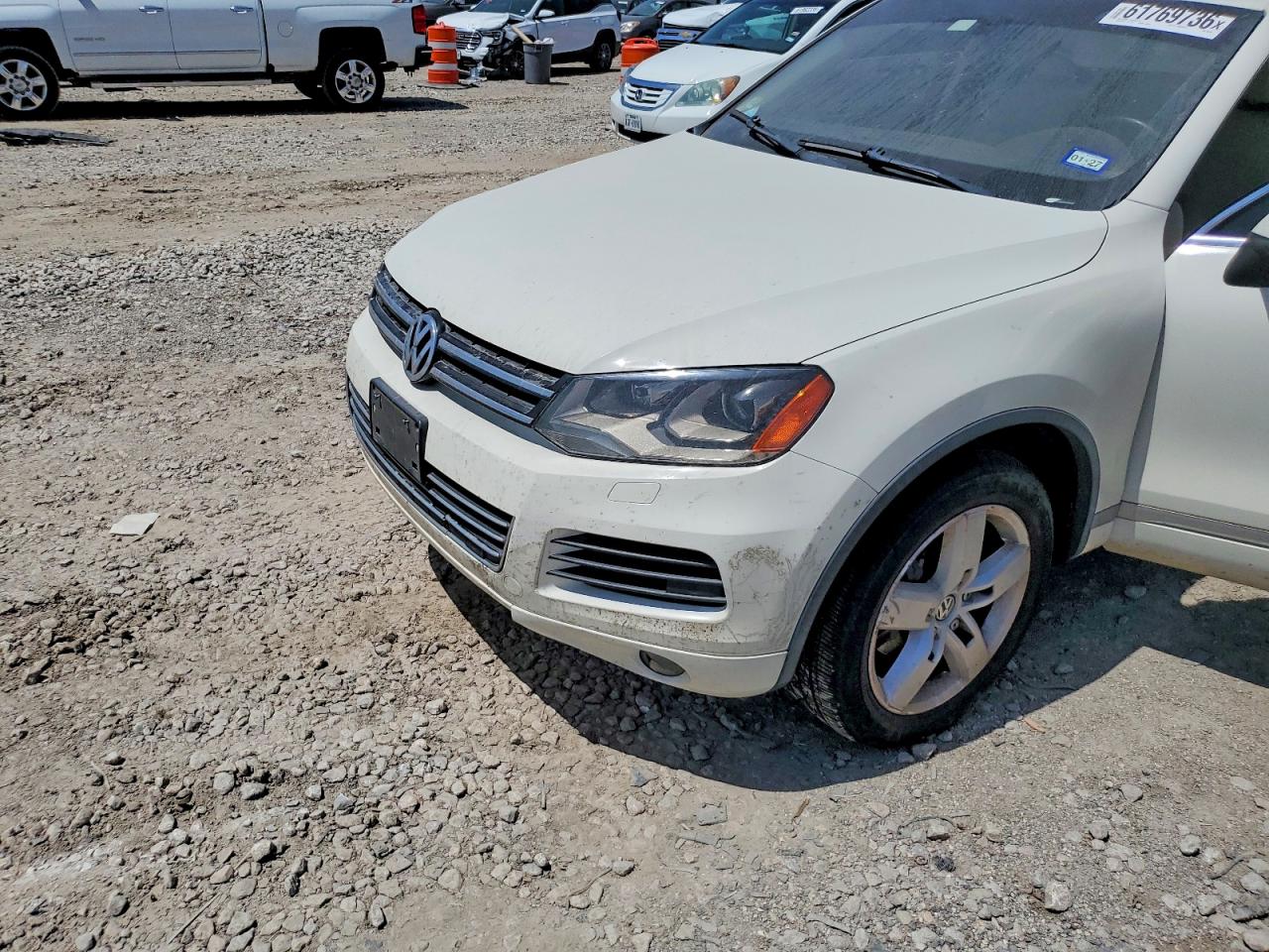 2012 VOLKSWAGEN TOUAREG