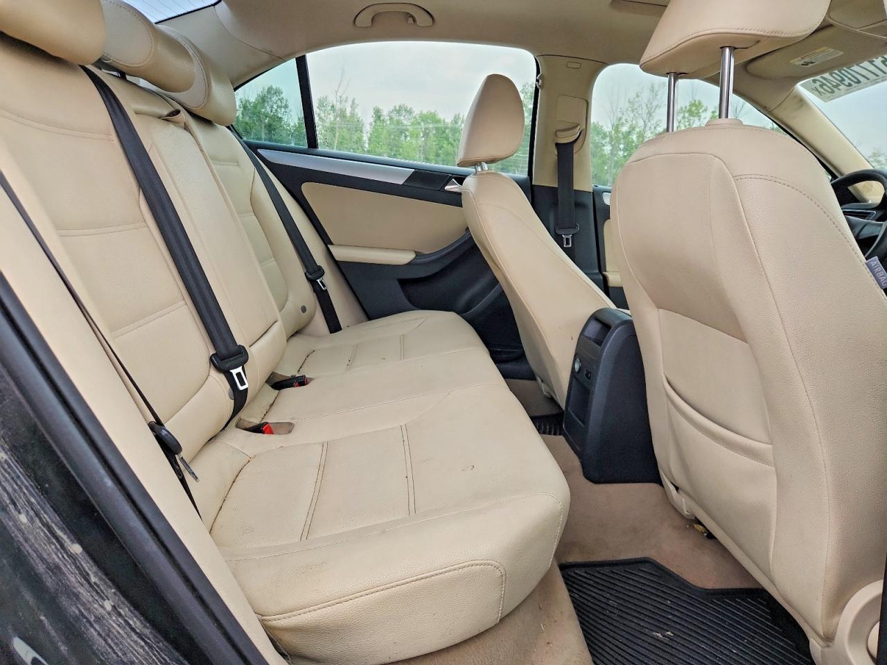 2011 VOLKSWAGEN JETTA