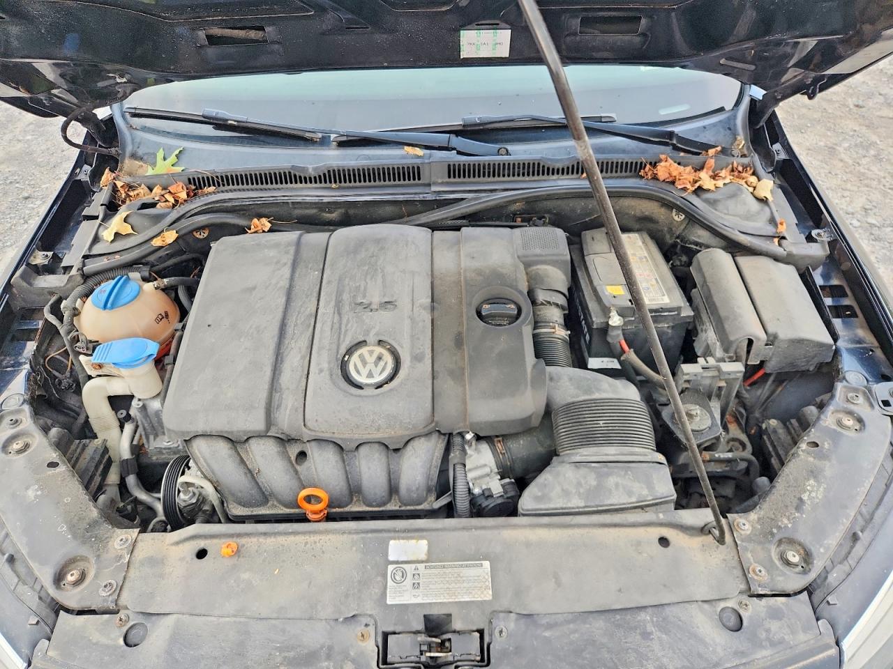 2011 VOLKSWAGEN JETTA