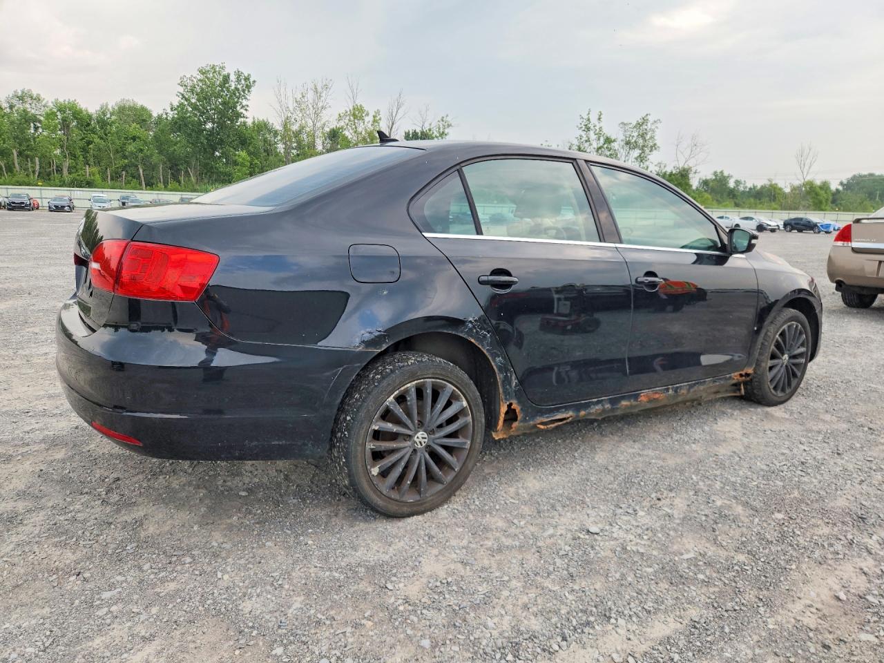 2011 VOLKSWAGEN JETTA