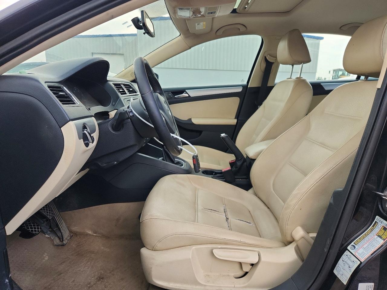2011 VOLKSWAGEN JETTA