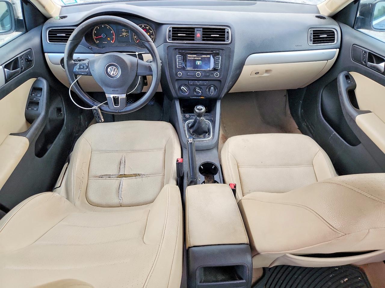 2011 VOLKSWAGEN JETTA