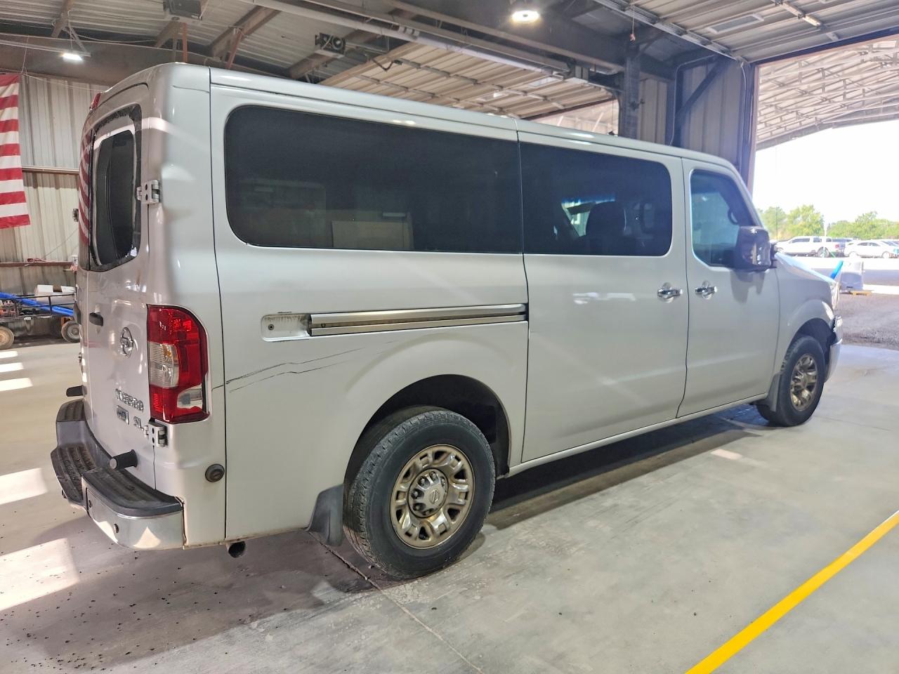 2016 NISSAN NV
