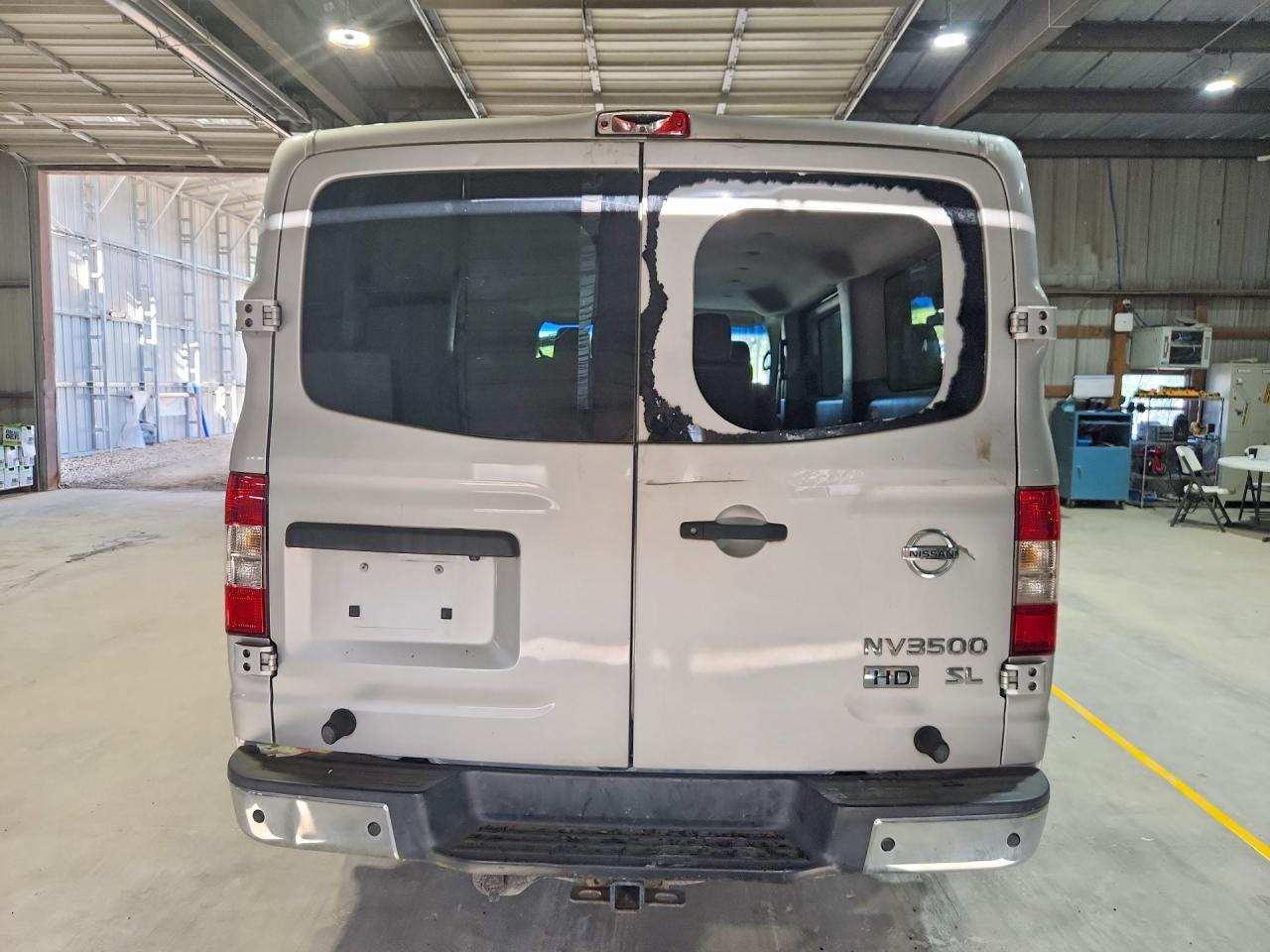 2016 NISSAN NV