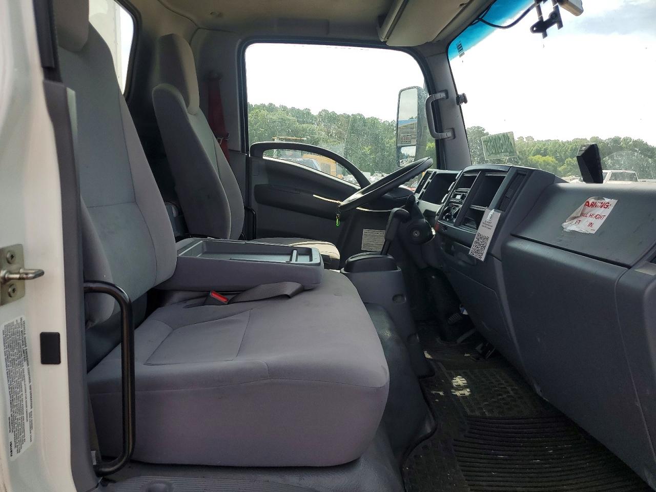 2022 ISUZU NPR
